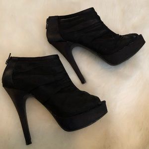 black pumps